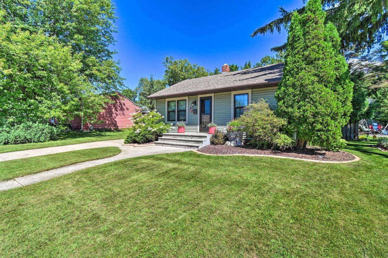 Modern Home With Backyard, 1 Mi To Dtwn Sturgeon Bay Luaran gambar